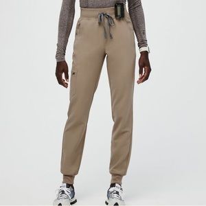 FIGS Zamora Jogger Latte Petite XL